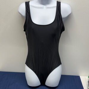 Women Black scoop neck sliming One-Piece Swimsuit size medium wide strap new